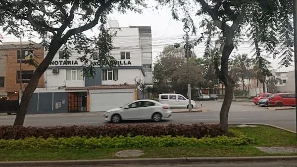 Reseña de ERNESTO CHAVEZ para Notaría Sobrevilla