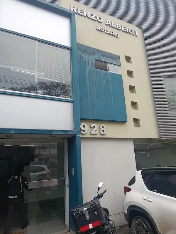 Atención notarial en Renzo Alberti Notaría