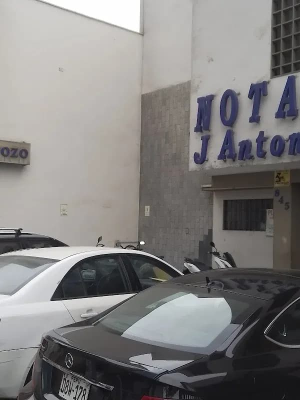 Reseña de H Arana para Notaría Del Pozo